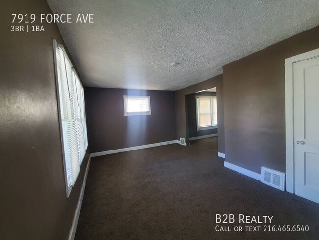 Photo - 7919 Force Ave