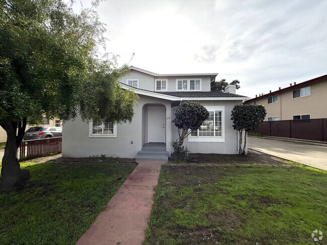 Building Photo - 15 Dolores Ave Unit Main House