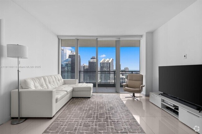Building Photo - 92 SW 3rd St Unit 4403 Rental