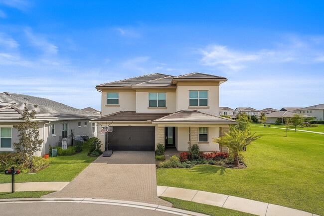 Photo - 1402 Thistle Pl