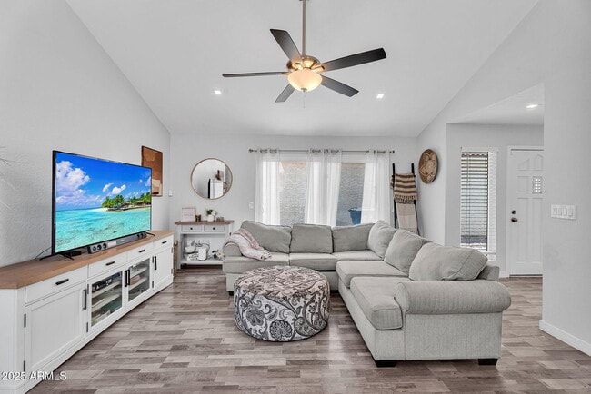 Photo - 1510 E Commerce Ave