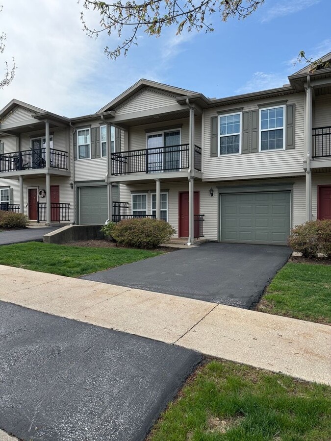 Photo - Beautiful Townhome in Homecoming Ridge with On-site Pool, Workout Facility and More