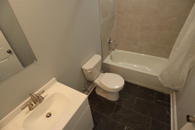 Photo - 1908 W Diamond St