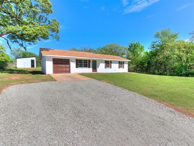 Photo - 502 N Oak St