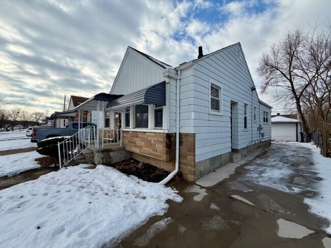 Photo - Three Bedroom Ranch home with a 1 and a half car garage. Very nice area.
