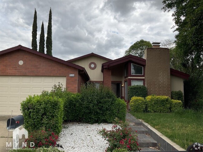 Building Photo - 9536 Mirandy Dr Rental