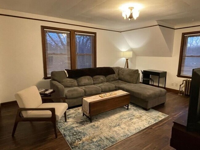 Photo - 25 Delos St W Unit B