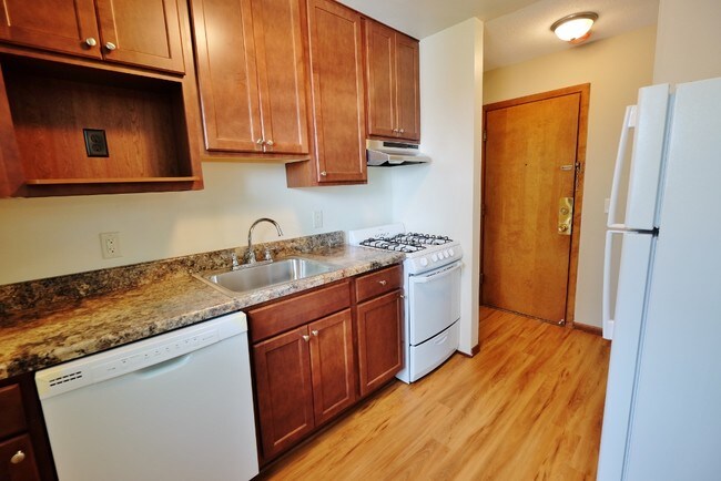 Photo - Bryant Avenue Apartments | 3013