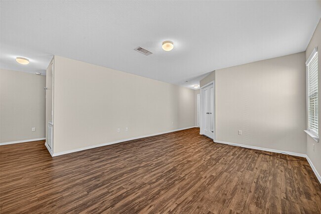 Photo - 1830 Cormorant Cres