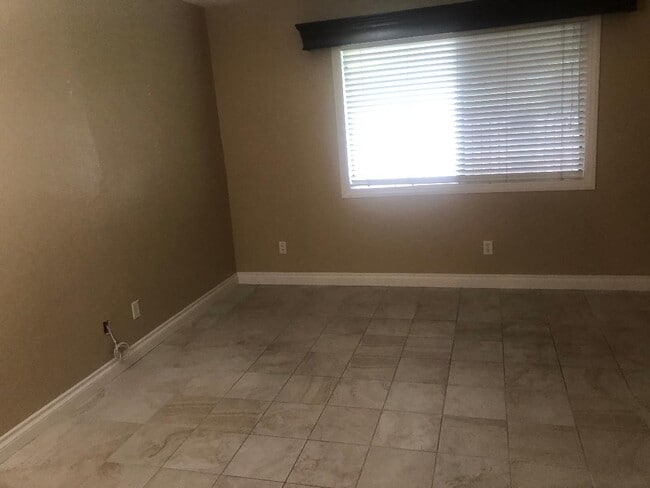 Photo - 2409 E Curtis Ct Unit Condo