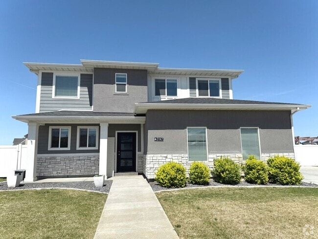 Building Photo - 4 bedroom 2.5 bath Plain City House