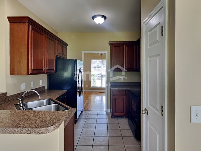 Photo - 1017 Stonehollow Way