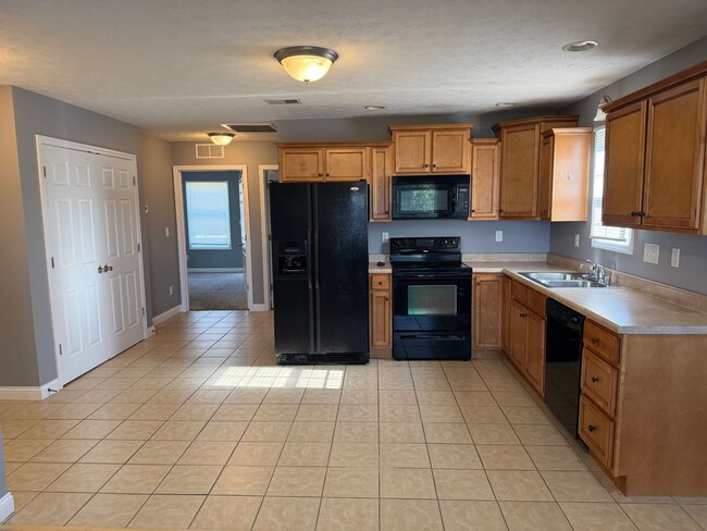 186 Applewood Ln