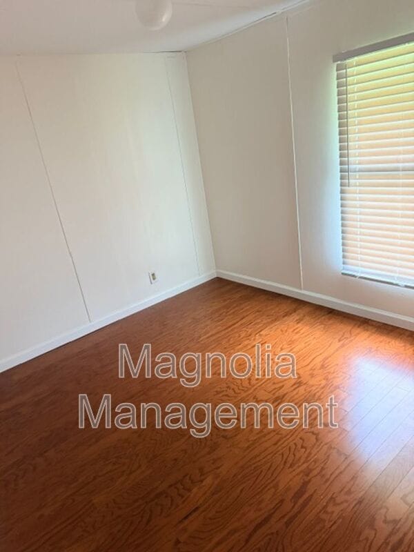Photo - 209 Gillburg Estates Ct