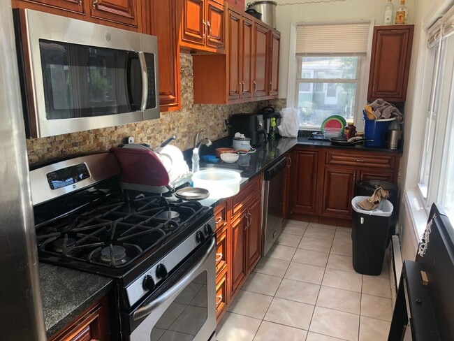 Building Photo - HOUSE FOR RENT ON PRATT ST IN ALLSTON