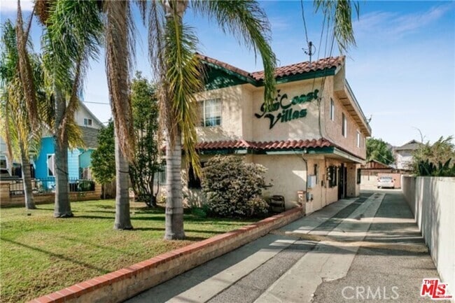 Building Photo - 2417 S Budlong Ave Unit U#1 R#1 Rental