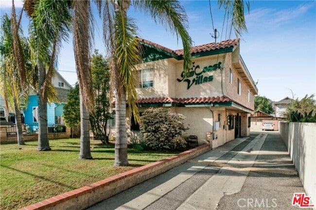 Building Photo - 2417 S Budlong Ave Unit U#1 R#1-U#1 R#1 Rental