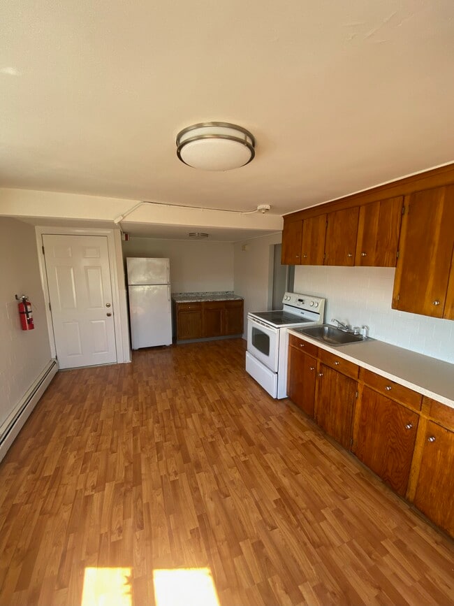 Immaculate! - 55 Grove St Unit Third - Penthouse