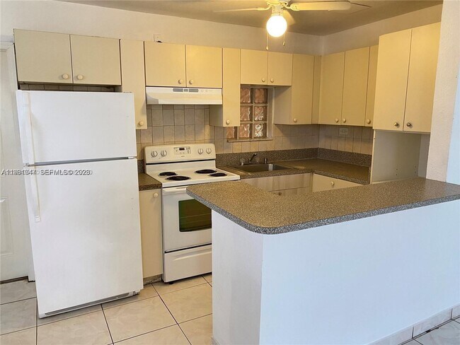 Photo - 3621 SW 46th Ave Unit 0