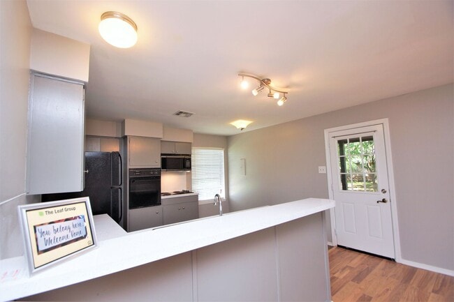 Photo - 010 BART Unidad A