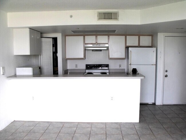 3635 Seaside Dr Unit 406
