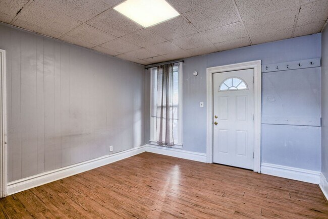 Photo - 205 N Sherwood St Unit 205 N Sherwood 2