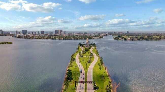 Photo - 11930 N Bayshore Dr Unit 404