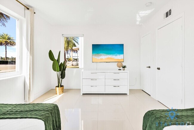 Building Photo - 809 S Ocean Dr Unit ID1227310P Rental