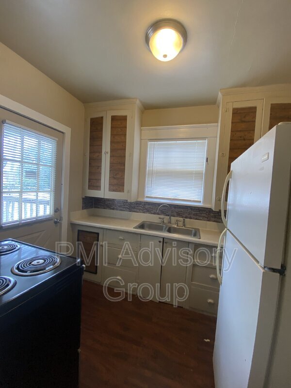 Photo - 509 SW 5th St Unit 3