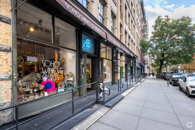 Photo - 457-461 W Broadway