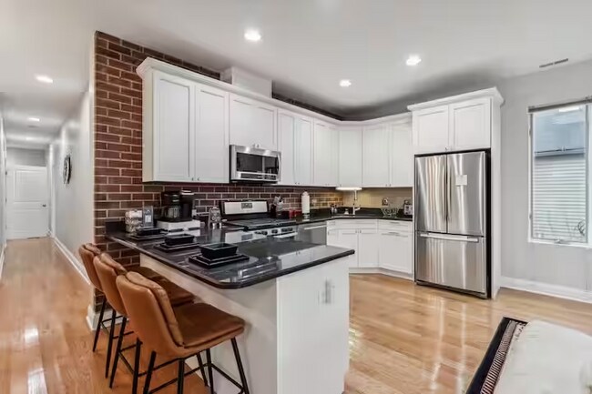 Photo - 3935 S Wells St Unit #1