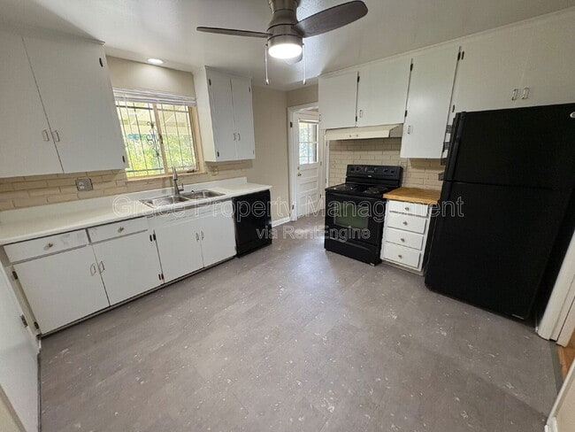 Photo - 520 S Otis St