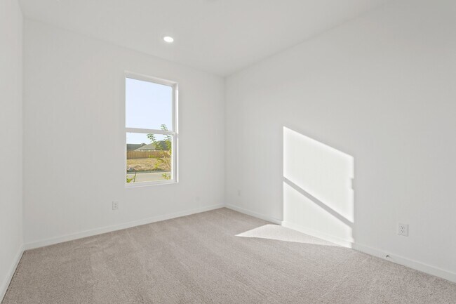 Photo - 31714 Blossom Ln