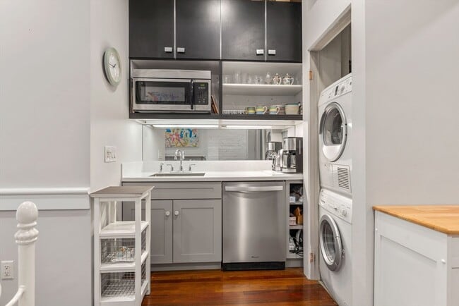 Photo - 57 Appleton St Unit 2