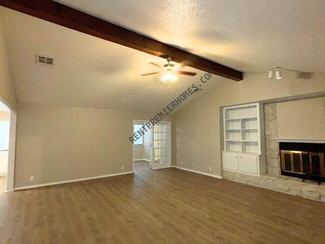 200 Lochwood Cir