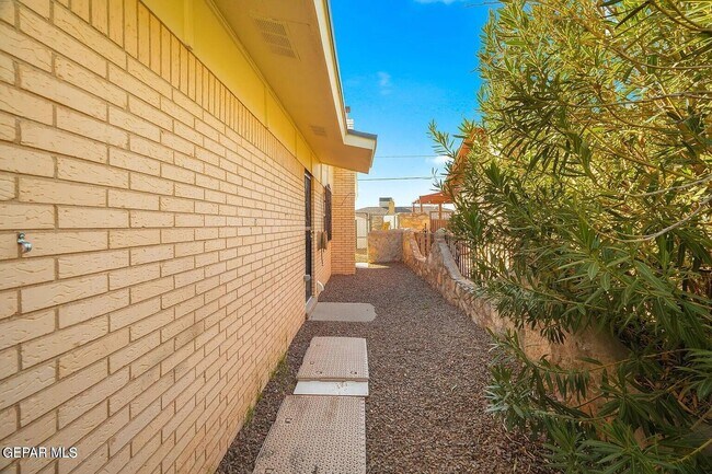 Photo - 10182 Bon Aire Dr