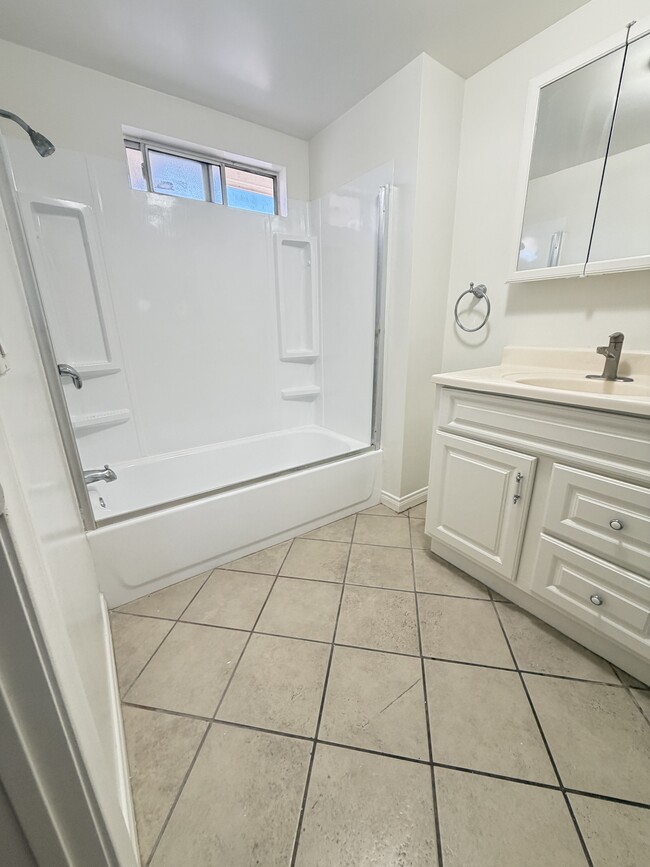 Photo - 20622 Archwood St