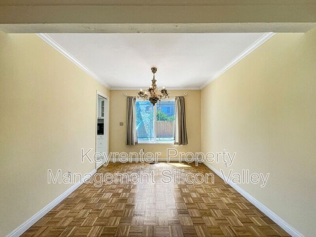 Photo - 1293 Knollview Dr