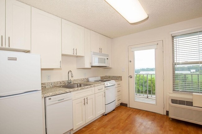 Photo - Old Hickory Towers