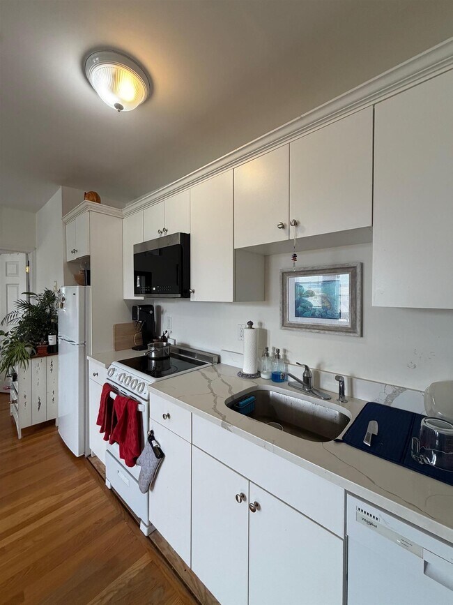 Photo - 11 Craigie St Unit 3