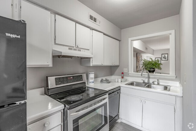 2 habitaciones, 1 baño - 830 pies cuadrados - Park Fairfax Apartments