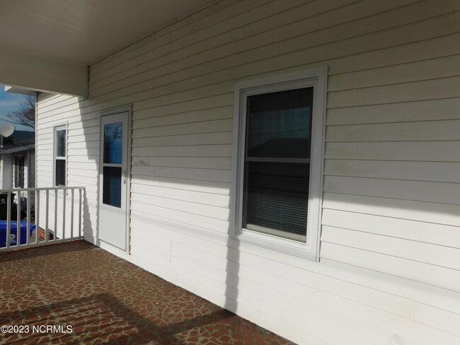 Photo - 719 Cedar St