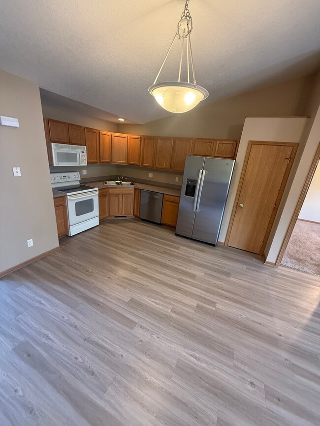 Photo - 4637 Twain St