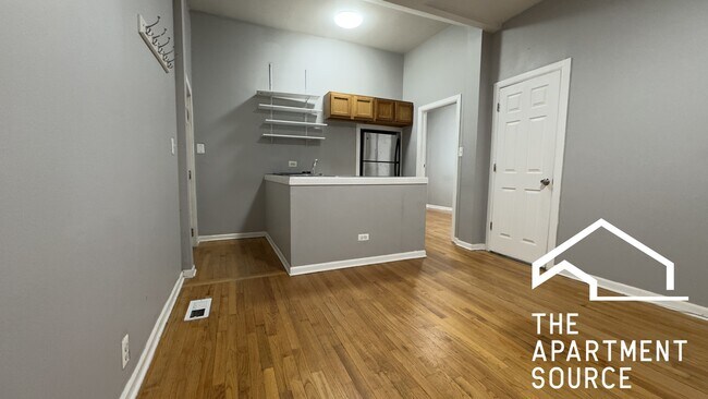 Photo - 2655 W Homer St Unit 1R