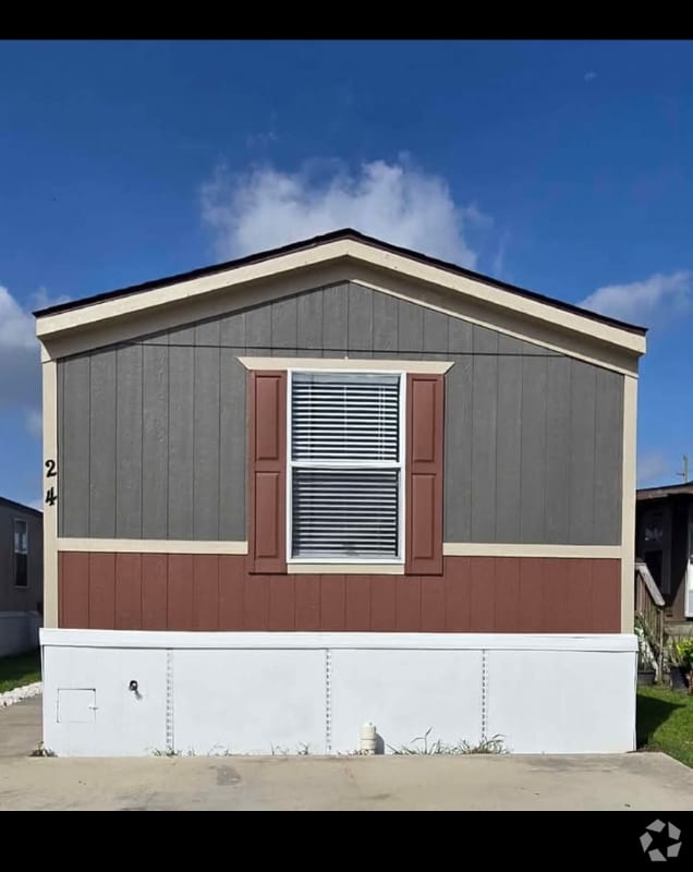 Building Photo - 1120 N Vista Dr Rental