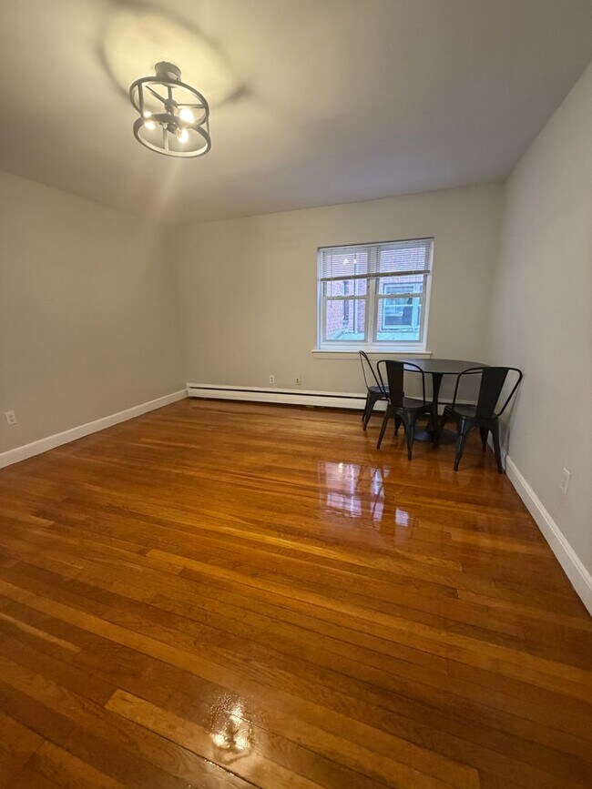 63 Selkirk Rd
