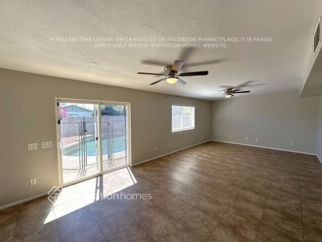 3127 W Sweetwater Ave