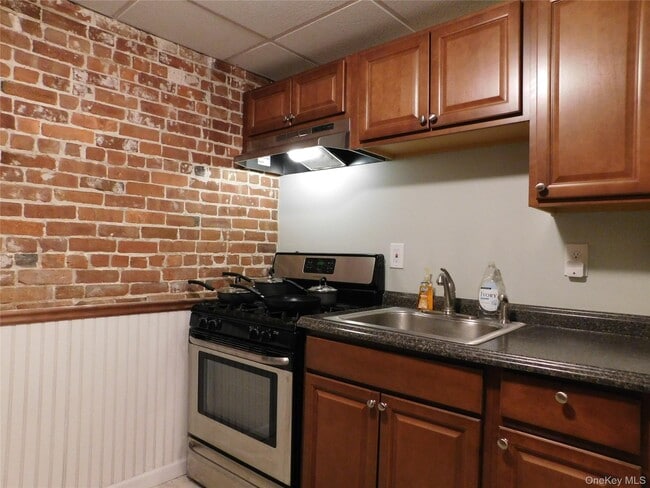 Photo - 206 E Main St