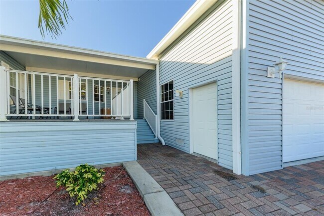 2 Emden Cir
