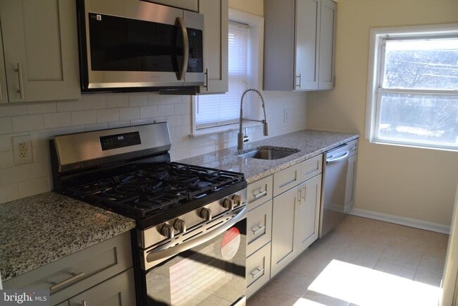 Photo - 246 Ardmore Ave